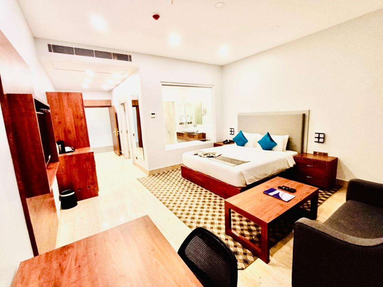 Seven Hills Hotel Puri Kültér fotó